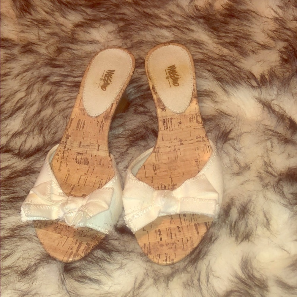 Cute summer shoe with small heel